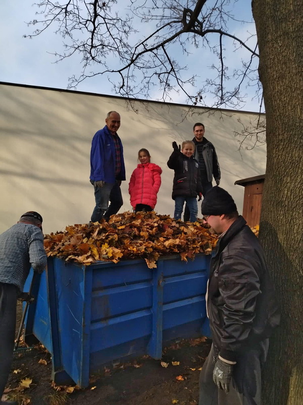 PODZIĘKOWANIE ZA GRABIENIE LIŚCI