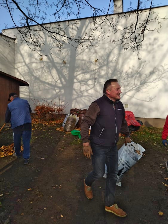 PODZIĘKOWANIE ZA GRABIENIE LIŚCI