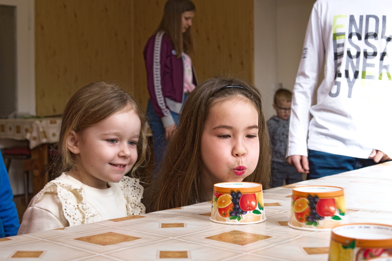 ZDJĘCIA Z "SZUKANIA WIELKANOCNEGO JAJKA"