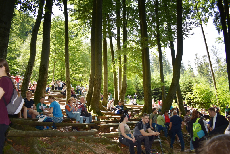 NABOŻEŃSTWO "PRZY KAMIENIU" NA RÓWNICY