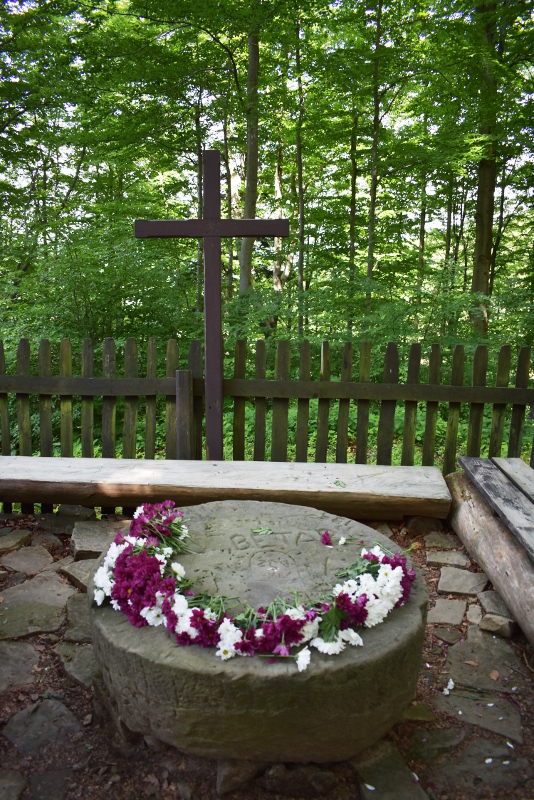 NABOŻEŃSTWO "PRZY KAMIENIU" NA RÓWNICY