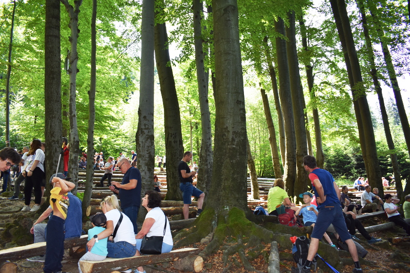 NABOŻEŃSTWO "PRZY KAMIENIU" NA RÓWNICY
