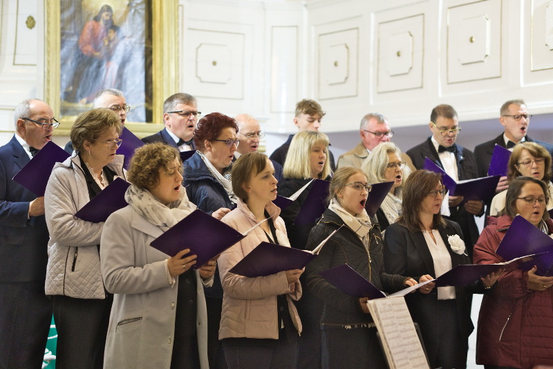 FOTORELACJA z 15-lecia CHÓRU CANTO DEO i 50-lecia PRACY DYRYGENCKIEJ P. ADELAJDY ROMAŃSKIEJ