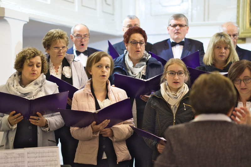 FOTORELACJA z 15-lecia CHÓRU CANTO DEO i 50-lecia PRACY DYRYGENCKIEJ P. ADELAJDY ROMAŃSKIEJ
