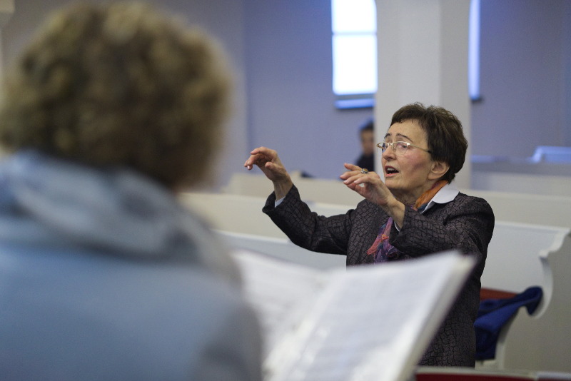 FOTORELACJA z 15-lecia CHÓRU CANTO DEO i 50-lecia PRACY DYRYGENCKIEJ P. ADELAJDY ROMAŃSKIEJ
