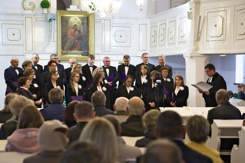 FOTORELACJA z 15-lecia CHÓRU CANTO DEO i 50-lecia PRACY DYRYGENCKIEJ P. ADELAJDY ROMAŃSKIEJ