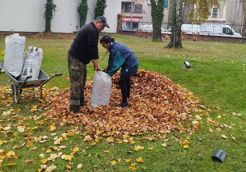 PODZIĘKOWANIE ZA UPRZĄTNIĘCIE LIŚCI