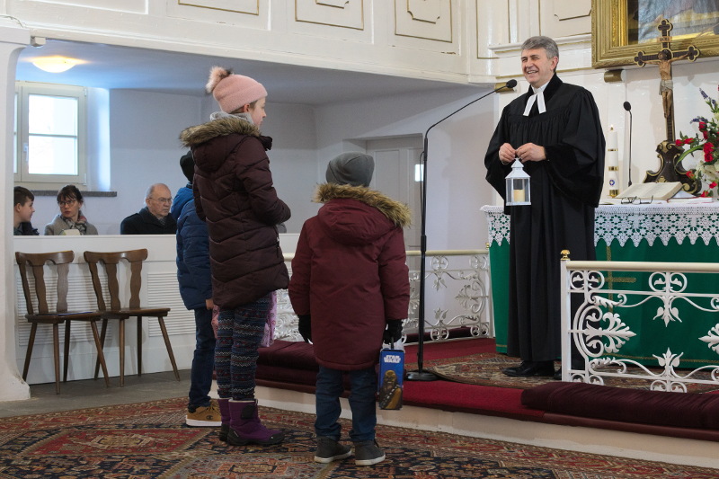 SZKÓŁKA NIEDZIELNA ROZPOCZYNA ZAJĘCIA W KOŚCIELE