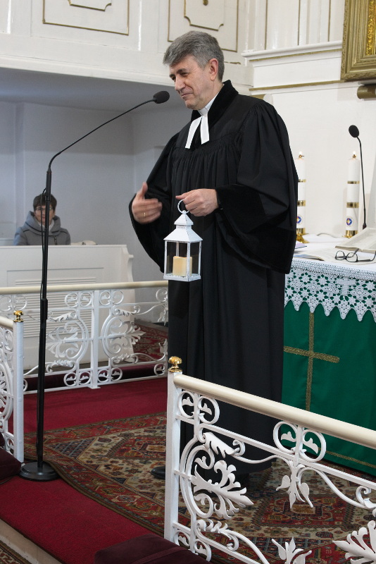 SZKÓŁKA NIEDZIELNA ROZPOCZYNA ZAJĘCIA W KOŚCIELE