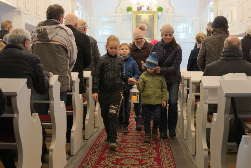 SZUKANIE WIELKANOCNEGO JAJKA