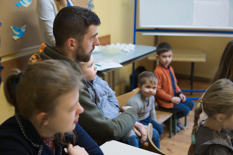 SZUKANIE WIELKANOCNEGO JAJKA