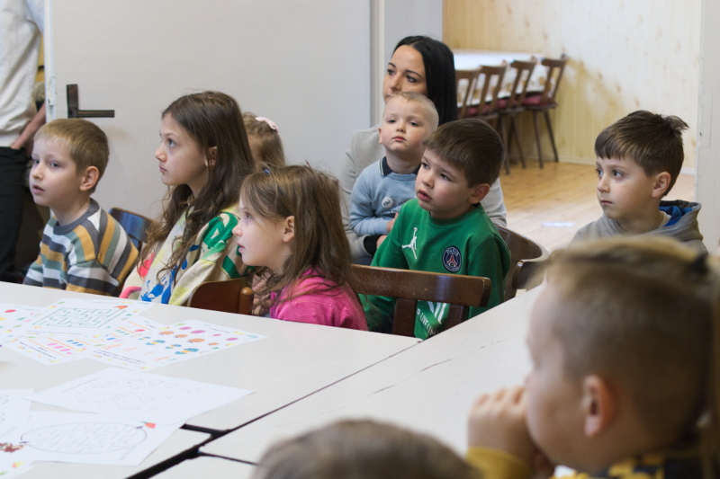 SZUKANIE WIELKANOCNEGO JAJKA