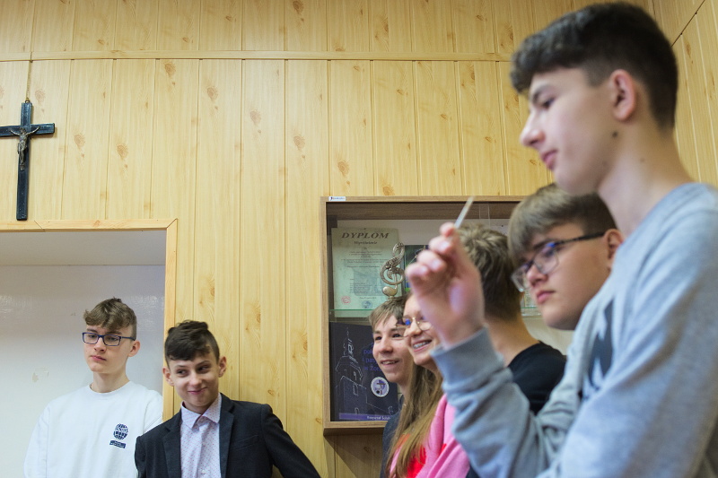 SZUKANIE WIELKANOCNEGO JAJKA