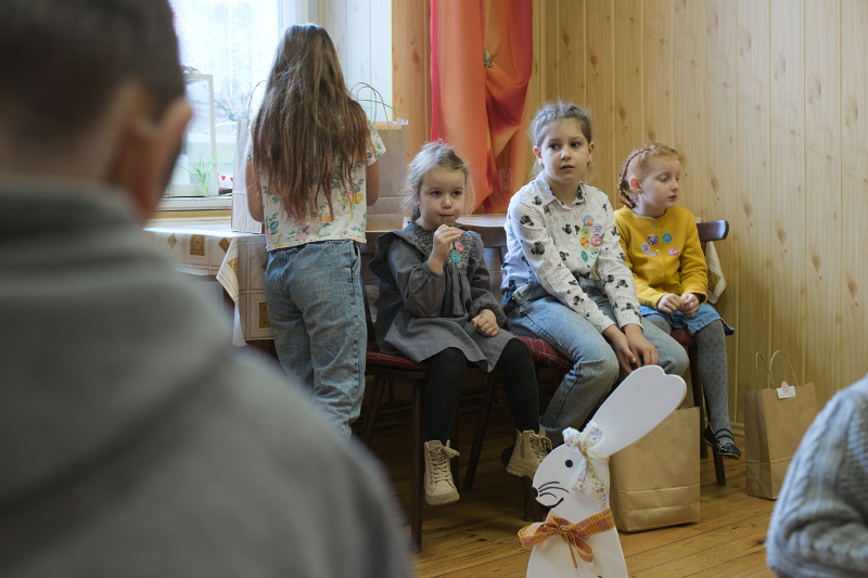 SZUKANIE WIELKANOCNEGO JAJKA